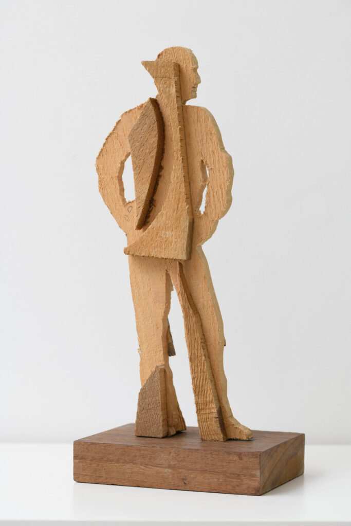 Mario Ceroli - Scultura in legno pino di Russia- 38x17x12cm anno 1975